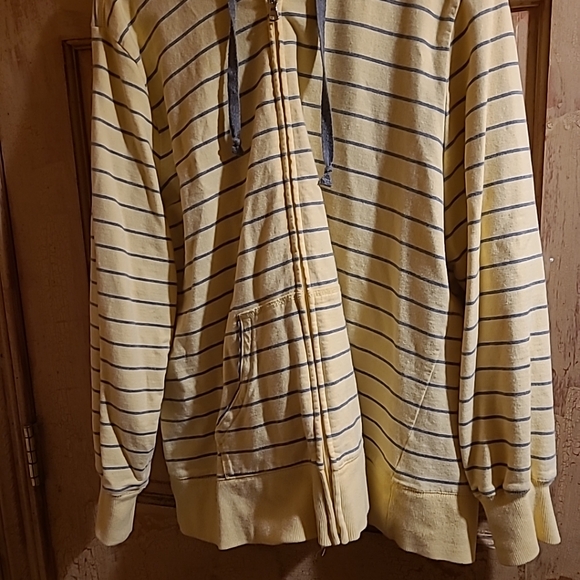 SJB yellow hoodie - Picture 6 of 13